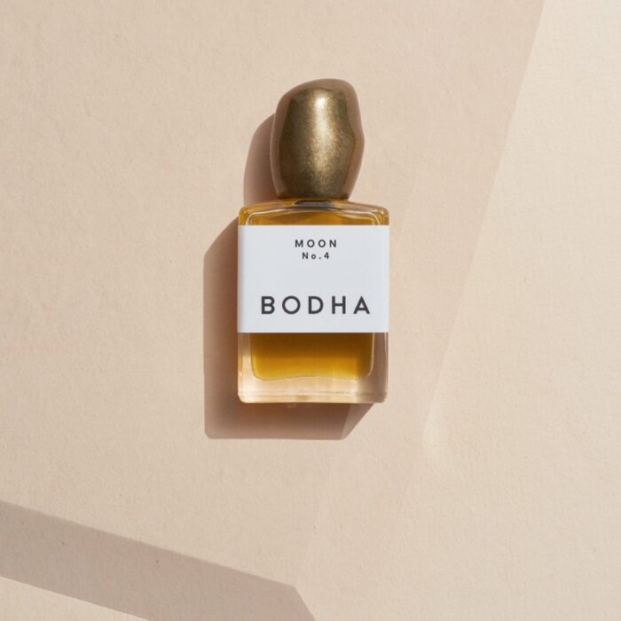 Bodha Moon Vibration Perfume Oil - Spacious shimmering fragrance of powdery minerals, soft woods & a hint of smoke. Limited edition with MOON LISTS collaboration.