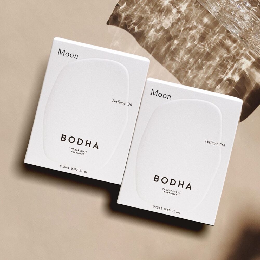 Bodha Moon Vibration Perfume Oil - Spacious shimmering fragrance of powdery minerals, soft woods & a hint of smoke. Limited edition with MOON LISTS collaboration.