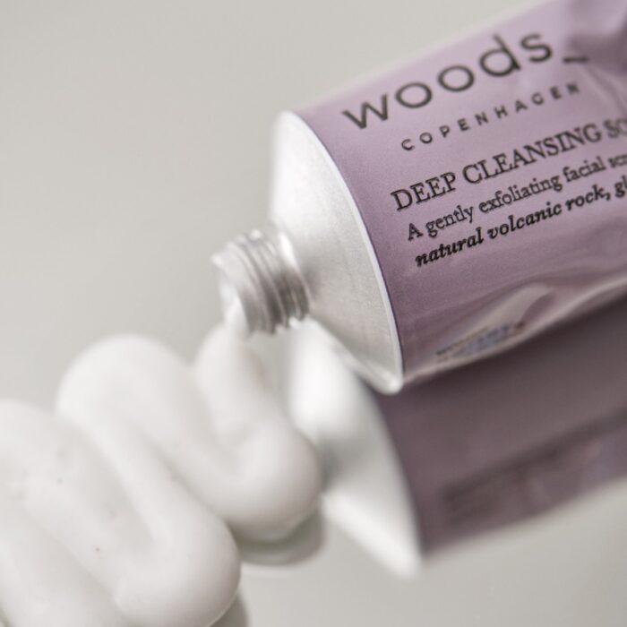 Deep Cleansing Scrub 75ml - Anti-aging exfoliating scrub with glycolic acid and natural volcanic micrograins.