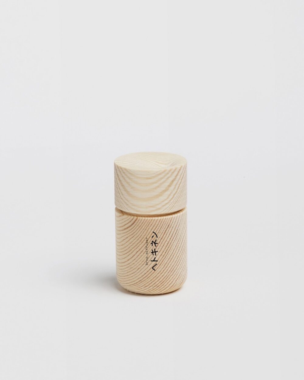 Hetkinen Drop Wood Diffuser - A portable, eco-friendly diffuser made from Finnish pine.