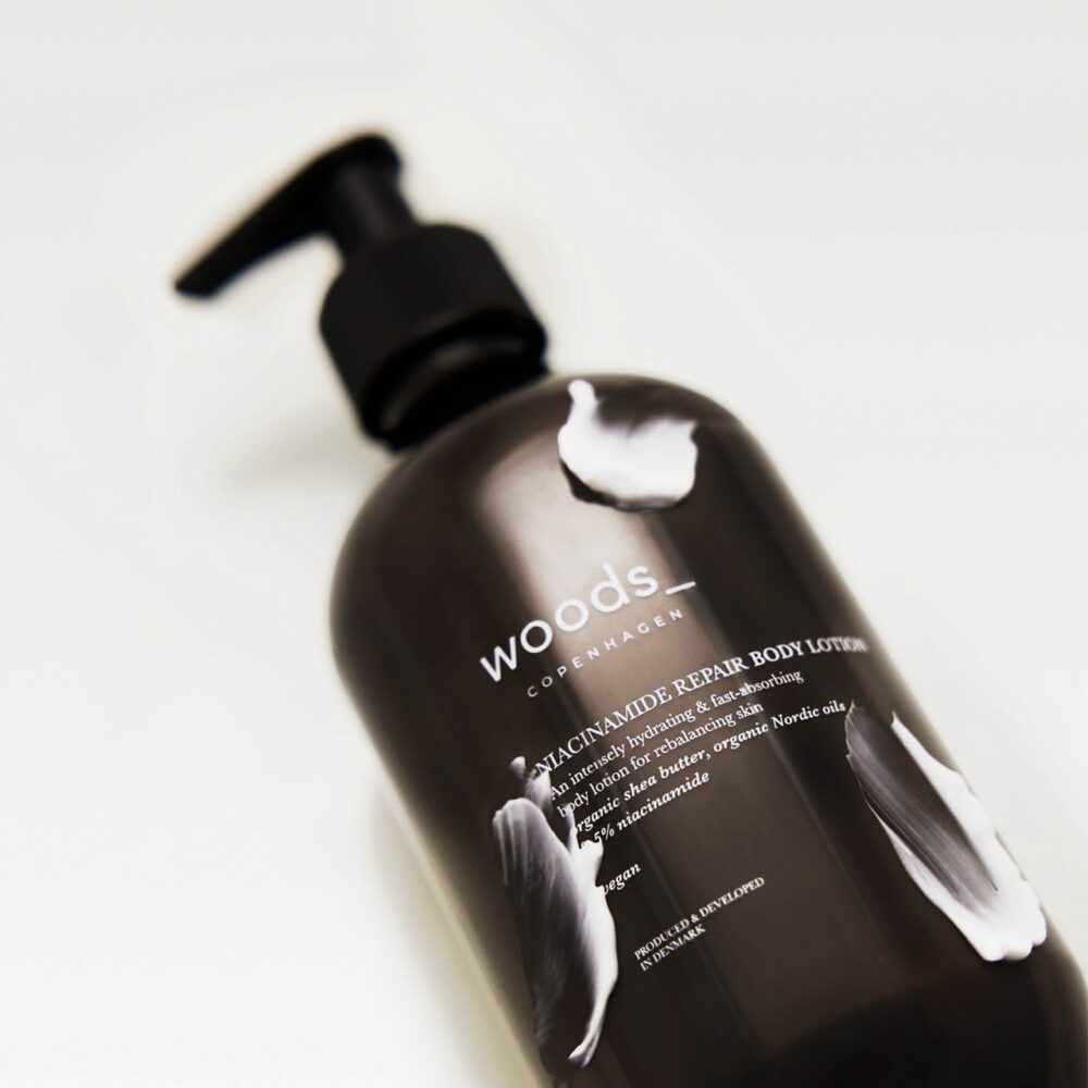 Niacinamide Repair Body Lotion 400ml - Hydrating body lotion with Nordic nutrients for all skin types.