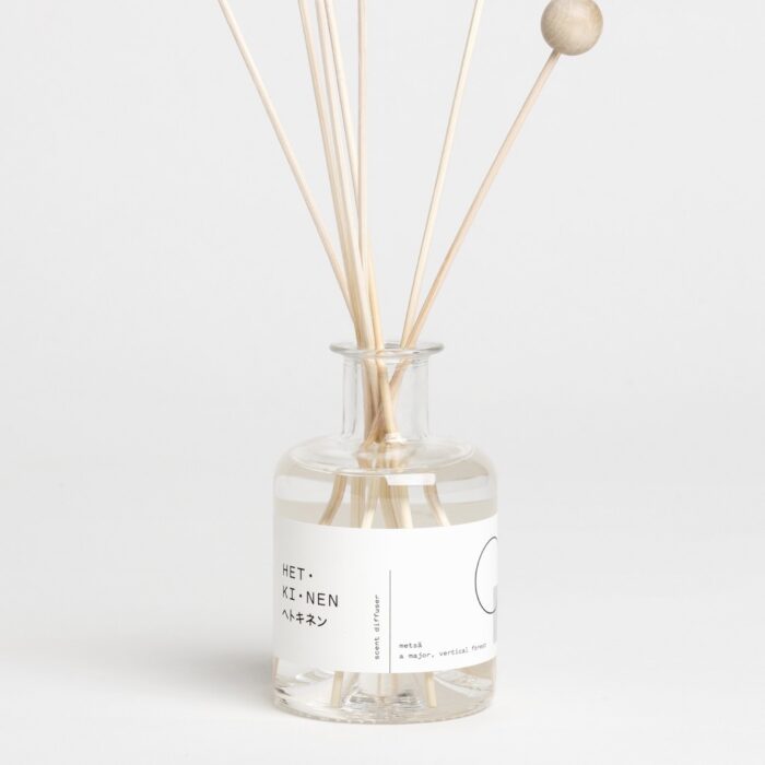 Hetkinen Metsä Scent Diffuser - Immerse yourself in the invigorating scent of a major, vertical forest with this natural room fragrance.