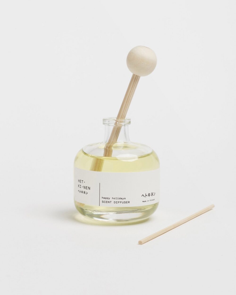 Hetkinen Happy Holidays Scent Diffuser - Create a blissful, relaxed atmosphere with this natural room fragrance.