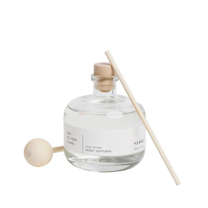 Hetkinen Scent Diffuser - Pine Forest: A 100ml diffuser with the velvety essence of a classic wood fragrance.