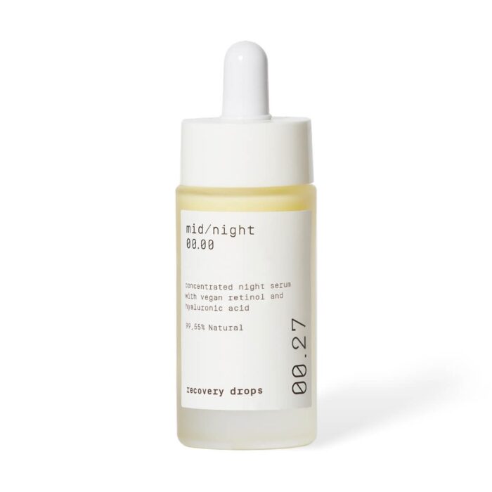 Night vegan retinol and hyaluronic acid serum for skin rejuvenation and imperfection reduction.