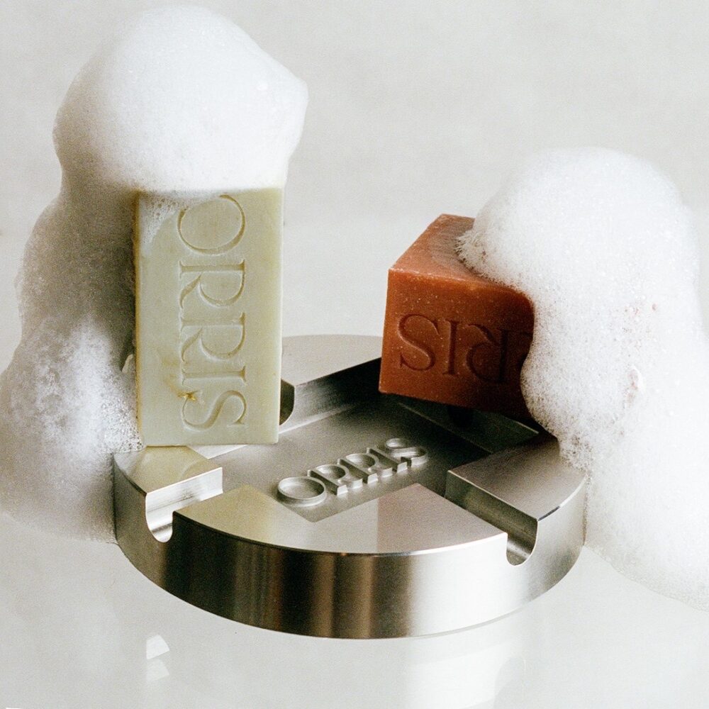 LE BOTANISTE Cleansing Bar - Hydrating & Soothing - Calendula, Comfrey, St. John's Wort - Vegan Skincare